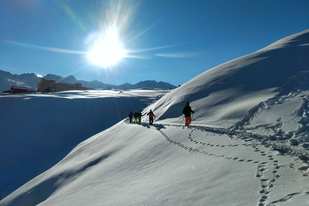 arosa gayskiweek snowshoeing